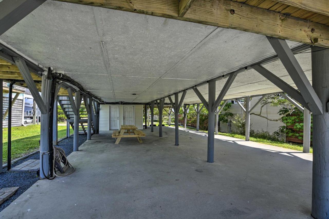Oak Island Beach Abode With Deck Walk To Shore! Extérieur photo